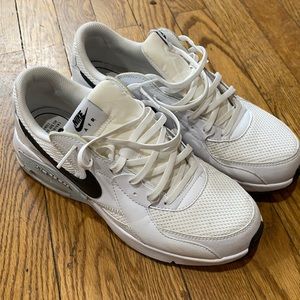Women’s Nike Excee